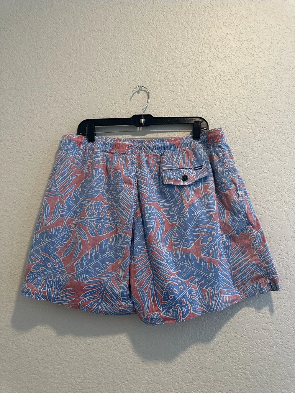 chubbies Blue & Pink Leaf Print Swim Trunks